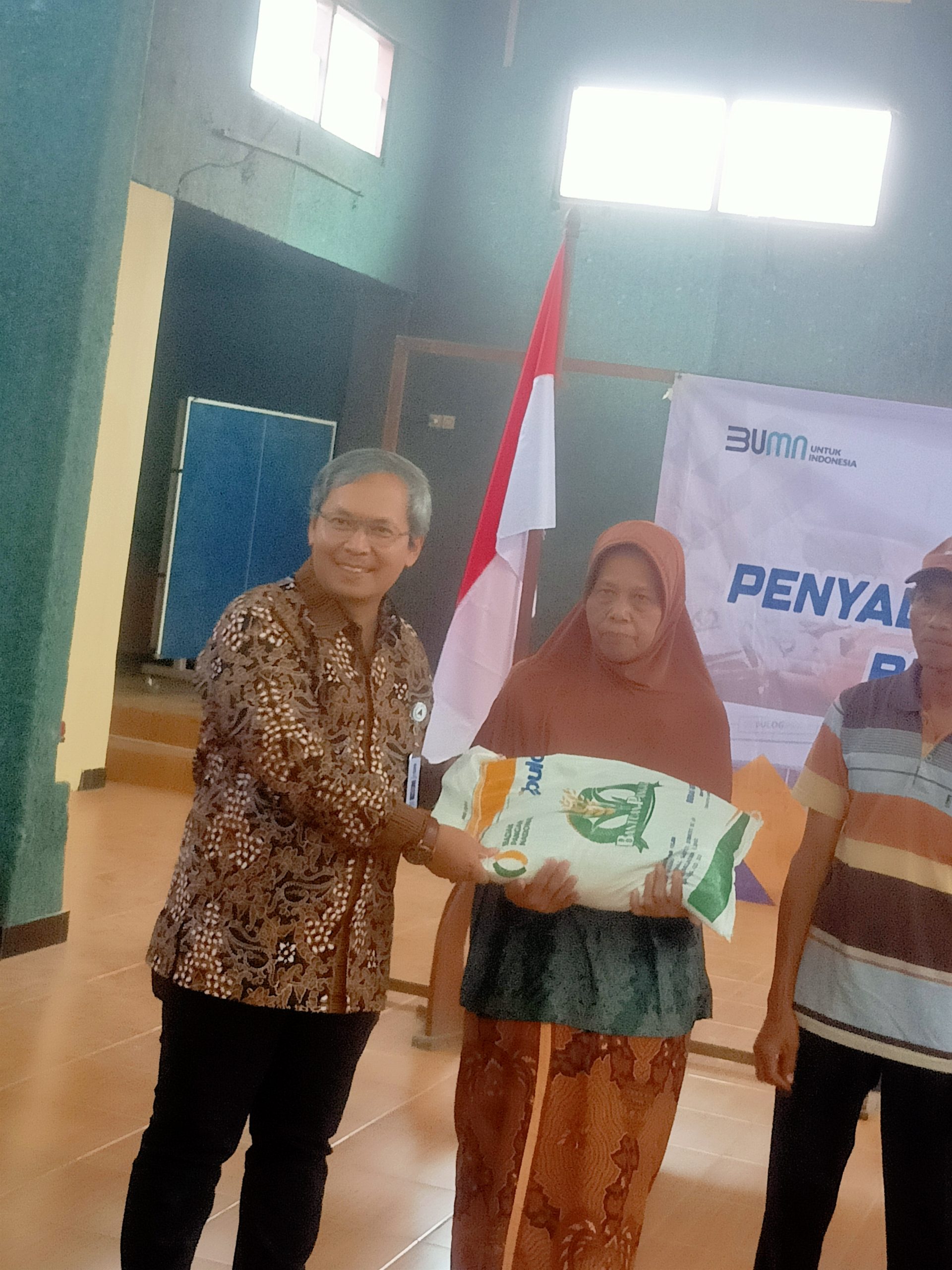Penyerahan bantuan